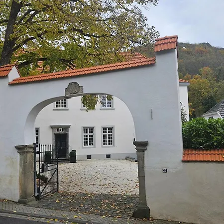 Kavalierhaus - Burg Heppingen *