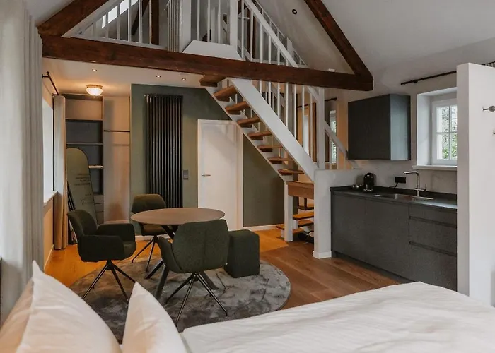 Kavalierhaus - Burg Heppingen *